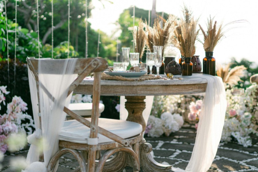 Small-Wedding-Centerpieces-pampas